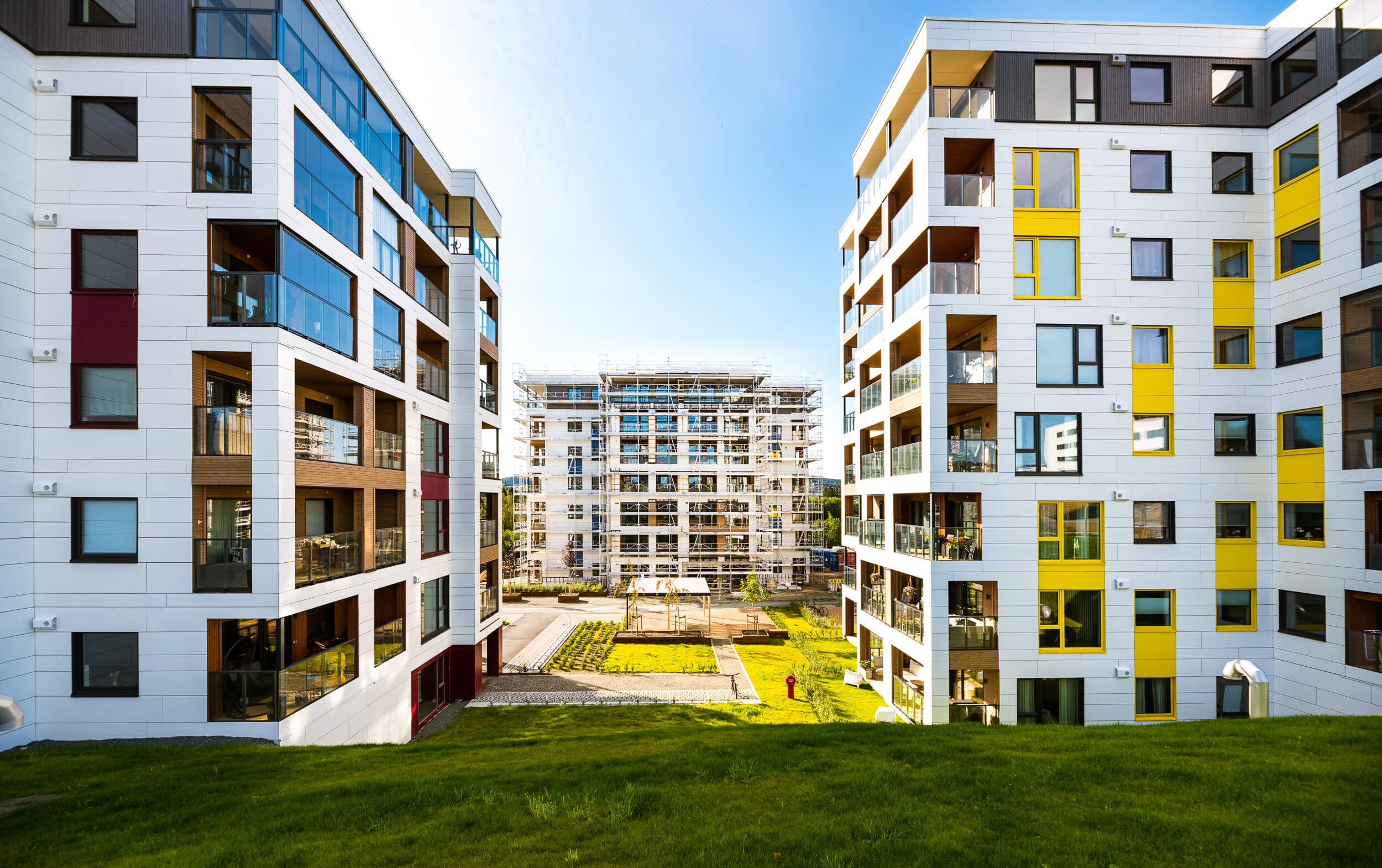 Efektywność akustyczna i cieplno-wilgotnościowa budynku zeroenergetycznego – wyniki badań